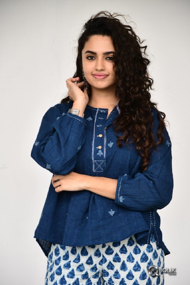 Malavika-Nair-New-Stills